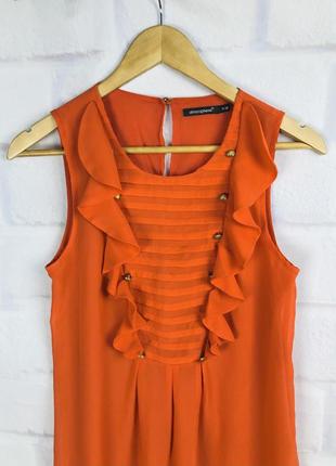 Плаття - сарафан яскравого кольору з рюшем прямого крою3 фото