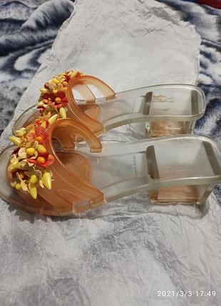 Летние шлепанцы