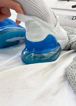 Шикарные женские кроссовки nike air max 270 flyknit белые с синим унисекс8 фото