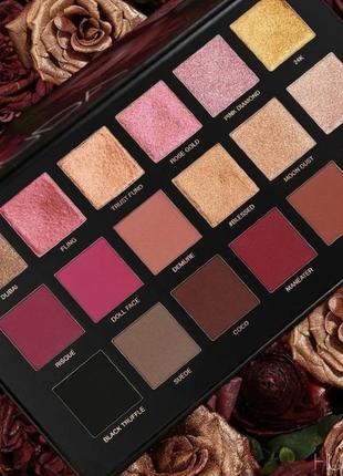 Палетка тіней huda beauty rose gold