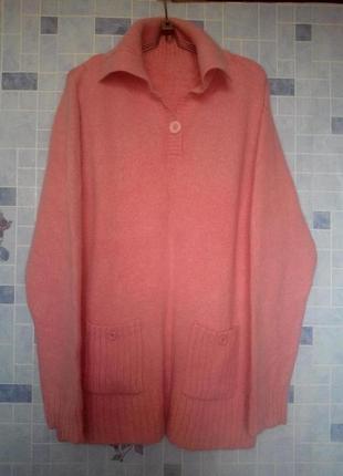 Теплий пухнастий светр з ангори