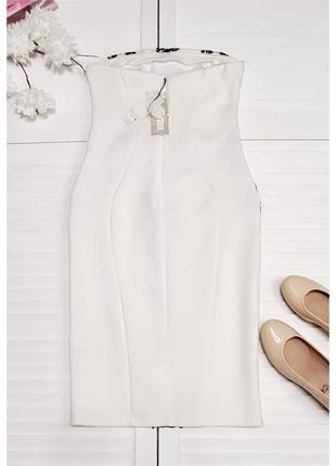 Красивое белое платье на бретелях lipsy с вышивкой4 фото