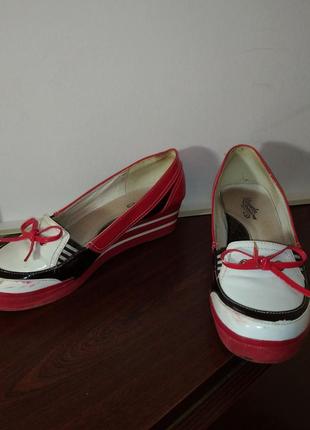 Чёрно-красно-белые туфельки4 фото