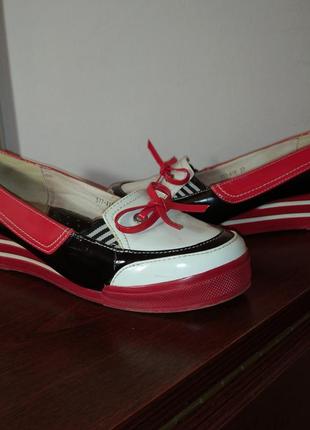 Чёрно-красно-белые туфельки5 фото