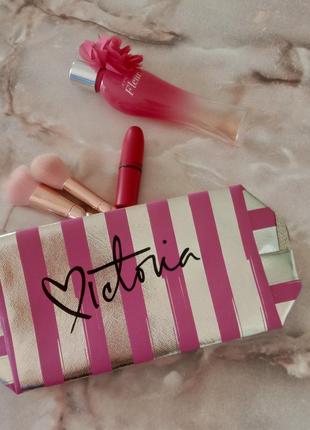 Косметичка вікторія