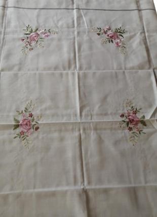 Льняная скатерть с вышивкой 140*180,в наличии расцветки и размеры