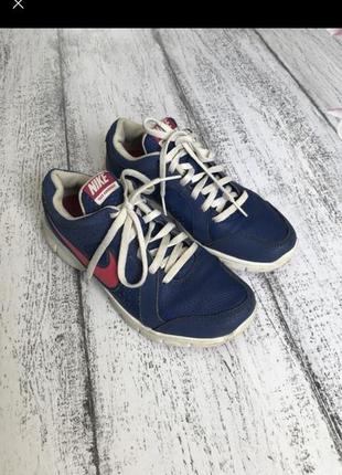 Стильні легкі кросівки nike 36.5-37{24см по устілці}