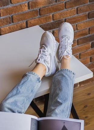 Женские стильные весенние кроссовки nike air max 270 react white10 фото