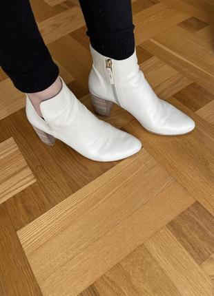 Ботинки ботинки кожаные белые ботильоны бежевые italy 🇮🇹6 фото