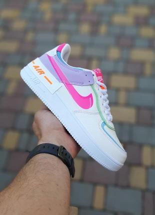 Женские кроссовки nike air force 1 shadow белые с малиновым9 фото