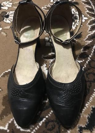 Шкіряні туфлі