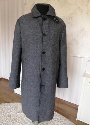 Стильне демісезонне пальто 50% вовни, розмір 48-50.