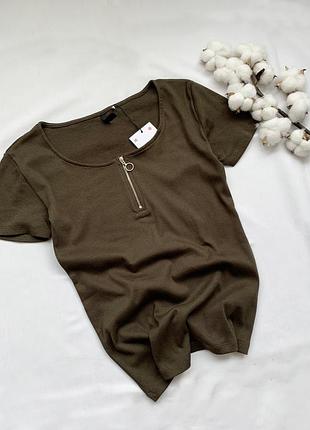 Футболка, хаки, в рубчик, с молнией, с замком