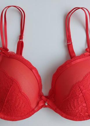 Яскравий пристрасний бюстгальтер hunkemoller