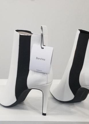 Белые ботинки bershka6 фото