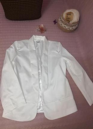 Стильний білий молочний піджак flower by cham's paris, р. l (10/12/14)