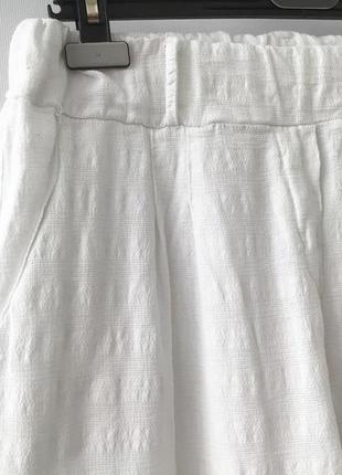 Зауженные белые брюки на резинке с высокой посадкой, италия, 100% хлопок4 фото