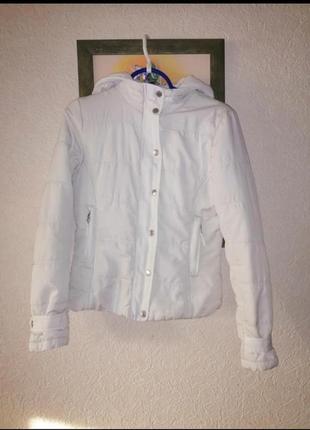Куртка белая от  tally waijl