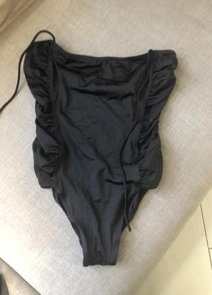 Хороший цільний купальник чорний ній р 52