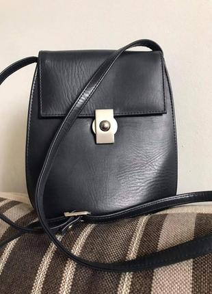 Симпатична сумка кросбоді