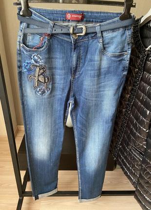 Стильные женские джинсы с высокой посадкой италия