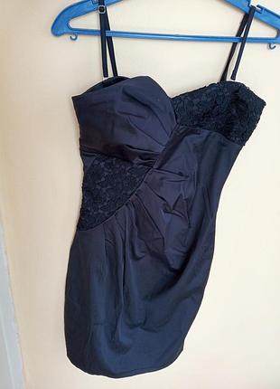 Ошатнішою плаття в ідеальному стані.