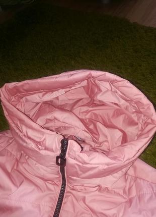 Весенняя нежная розовая курточка для настоящей модницы.4 фото