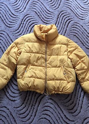 Курточка куртка желтая pull&bear