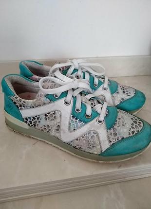 Кросівки шкіряні