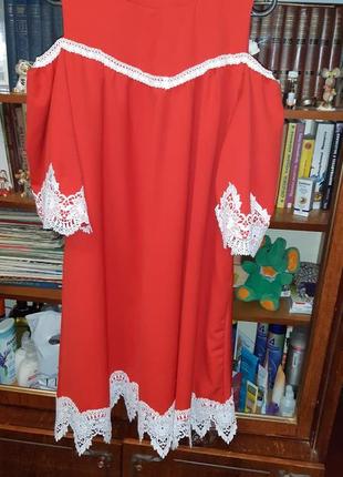 Красное платье с кружевом1 фото
