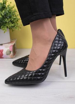 Стильні чорні класичні туфлі на шпильці модні хіт2 фото