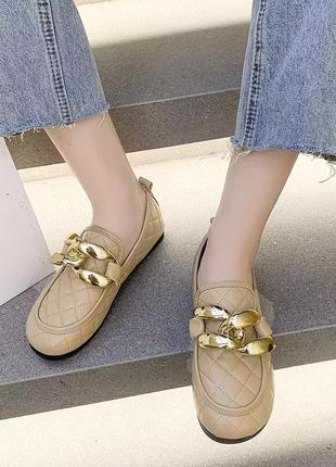 Круті мюли шльопанці тренд