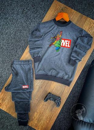 Чоловічий спортивний костюм з принтом marvel сірий весняний на манжетах
