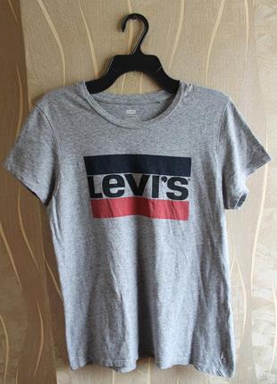 Хлопоквая футболка з великим логотипом levis