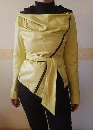 Женская кожанная куртка1 фото