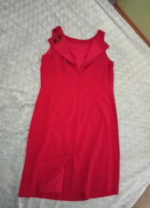 Шикарна червона сукня3 фото