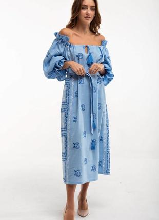 Платье вышитое барвинок голубое1 фото