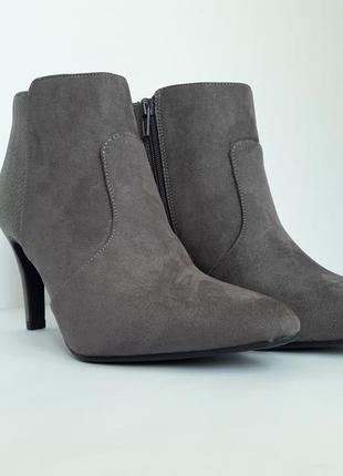 Жіночі черевики на високому каблуку 40р від graceland німеччина6 фото