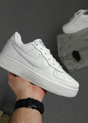 Nike air force1белые с теснением sin