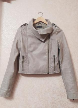 Шкіряна куртка-косуха.