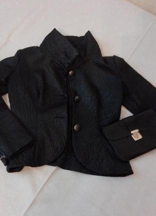 Легкая куртка,пиджак,кожанка