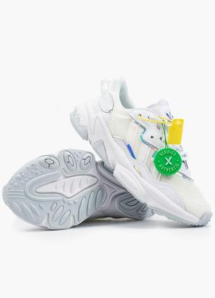 Женские кроссовки adidas ozweego white