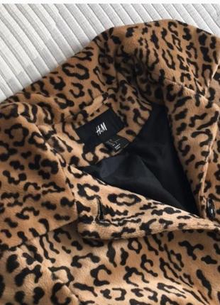 Леопардове пальто прямого крою із шкіряними вставками4 фото