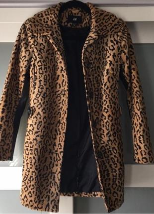 Леопардове пальто прямого крою із шкіряними вставками