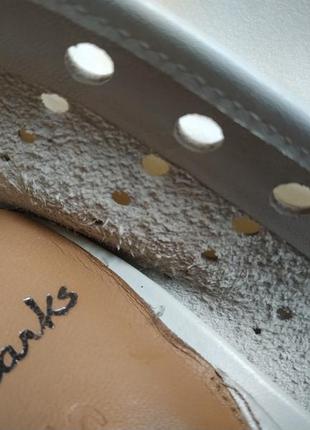 Туфлі clarks кольору слонова кістка.6 фото