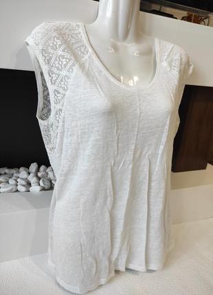 Стильне, брендове біла футболка, блуза з мереживом