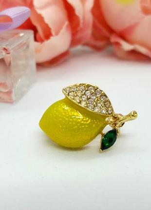 🍋💚 миниатюрная яркая брошь "лимон"  эмаль кристаллы фрукты брошка5 фото