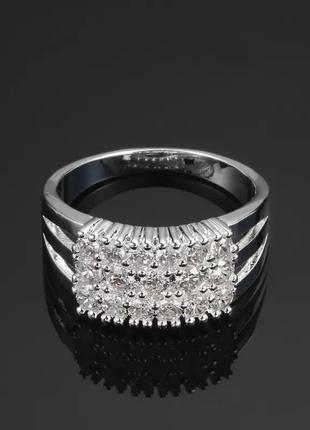 Шикарну каблучку з кубічним цирконом