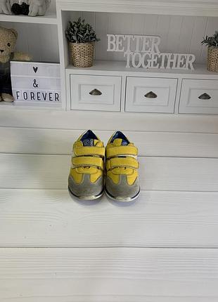 Кроссовки 3