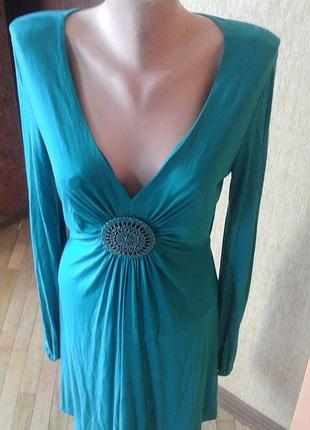 Берюзовое платье фирмы star by julienmacdonald